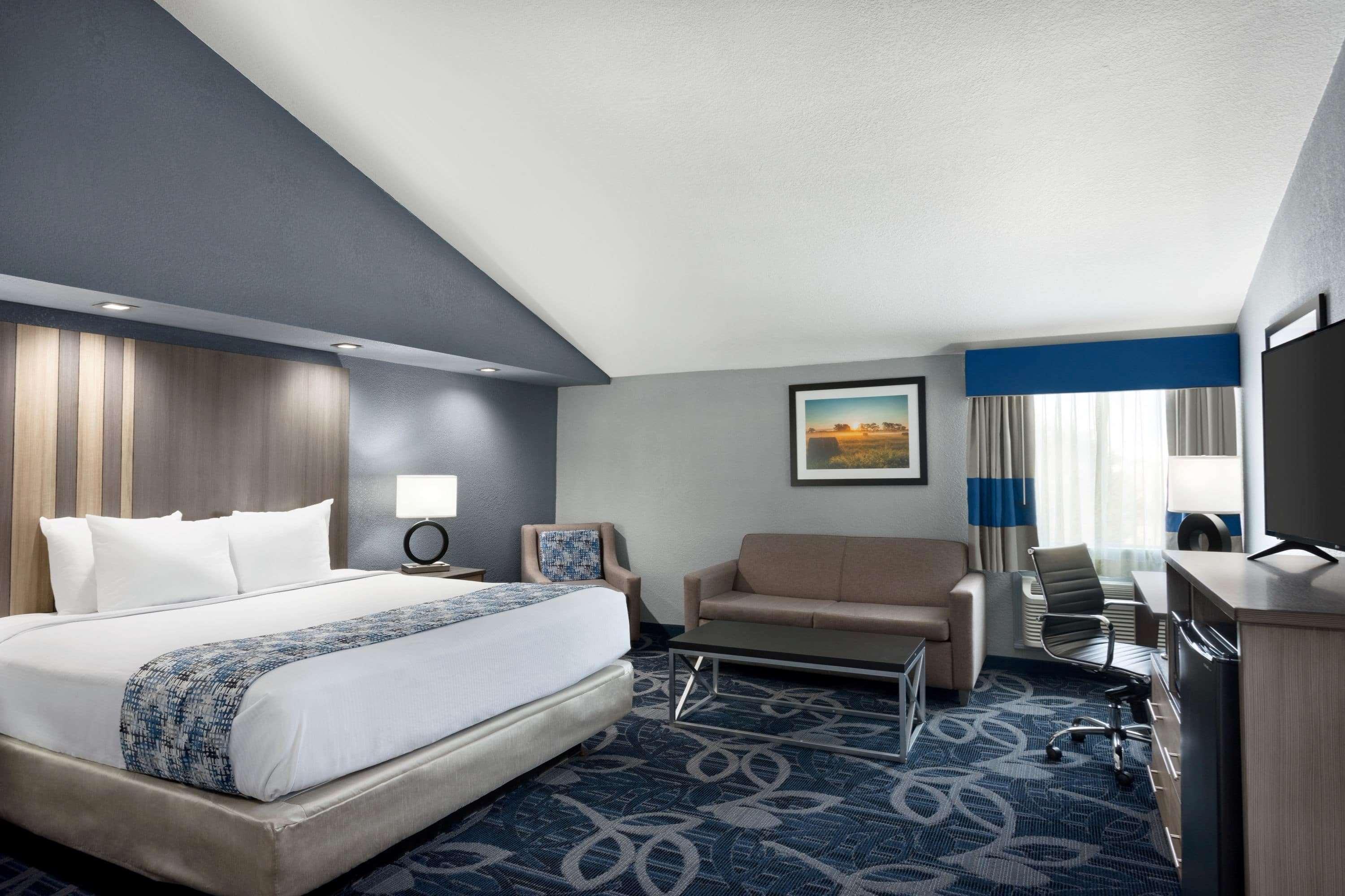 Baymont Inn & Suites Shawnee Extérieur photo