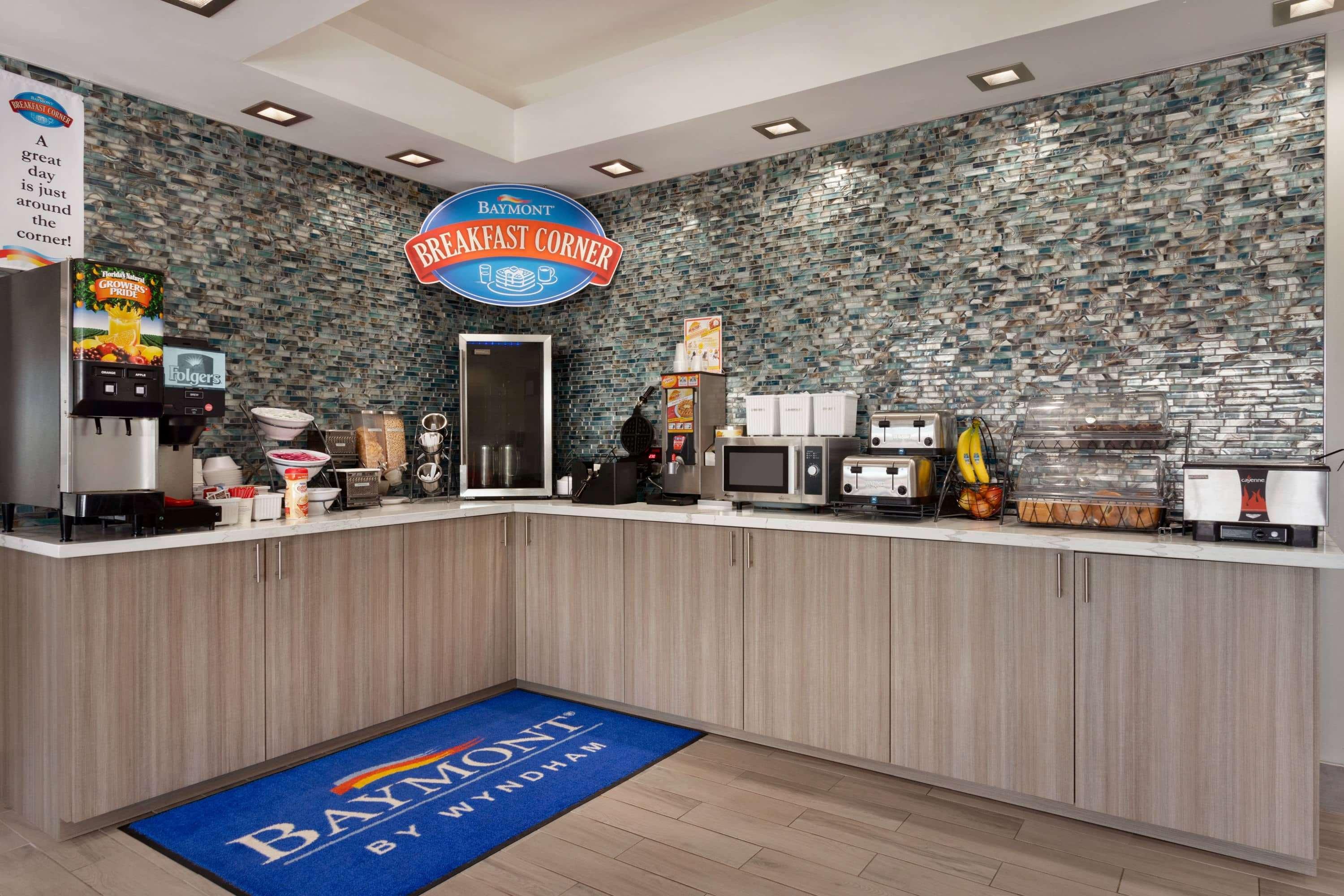 Baymont Inn & Suites Shawnee Extérieur photo
