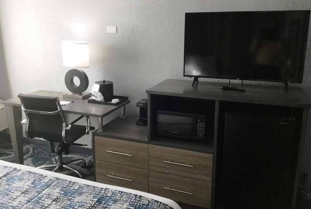 Baymont Inn & Suites Shawnee Chambre photo