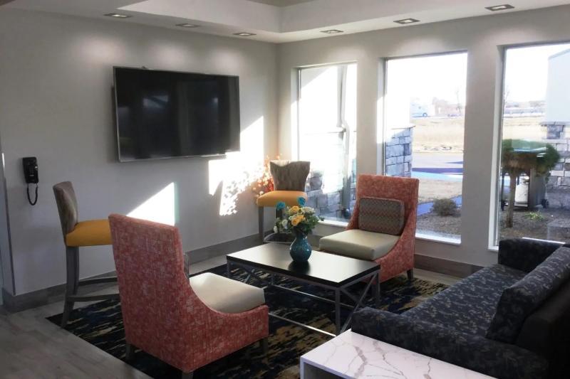Baymont Inn & Suites Shawnee Extérieur photo