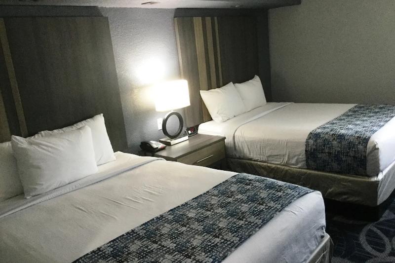 Baymont Inn & Suites Shawnee Extérieur photo