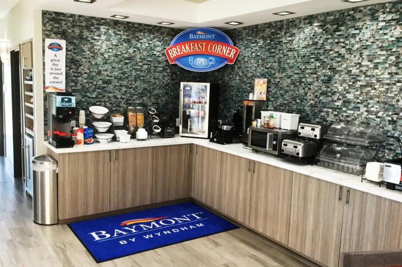 Baymont Inn & Suites Shawnee Extérieur photo