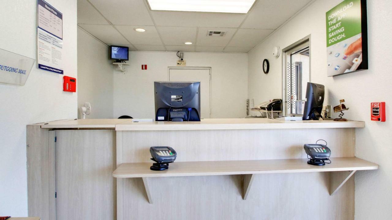 Baymont Inn & Suites Shawnee Extérieur photo