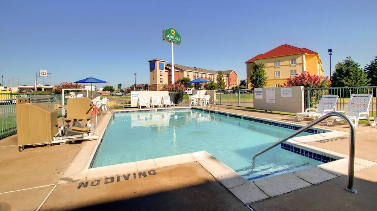 Baymont Inn & Suites Shawnee Extérieur photo